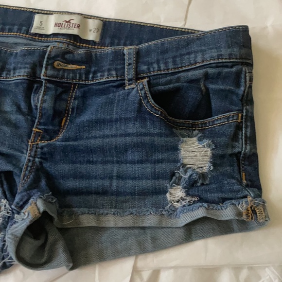 HOLLISTER JEAN DISTRESSED JEAN SHORT SHORT 1/2 HEM - Picture 2 of 10